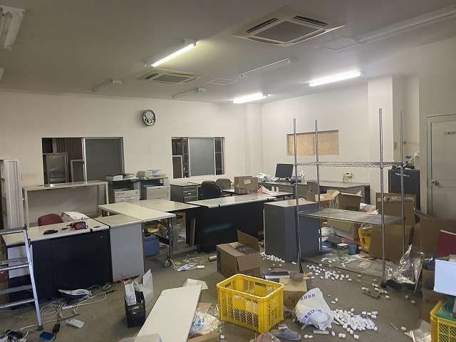 解体工事前のオフィス丸ごと片付け・不用品回収を名古屋市北区で行いました。